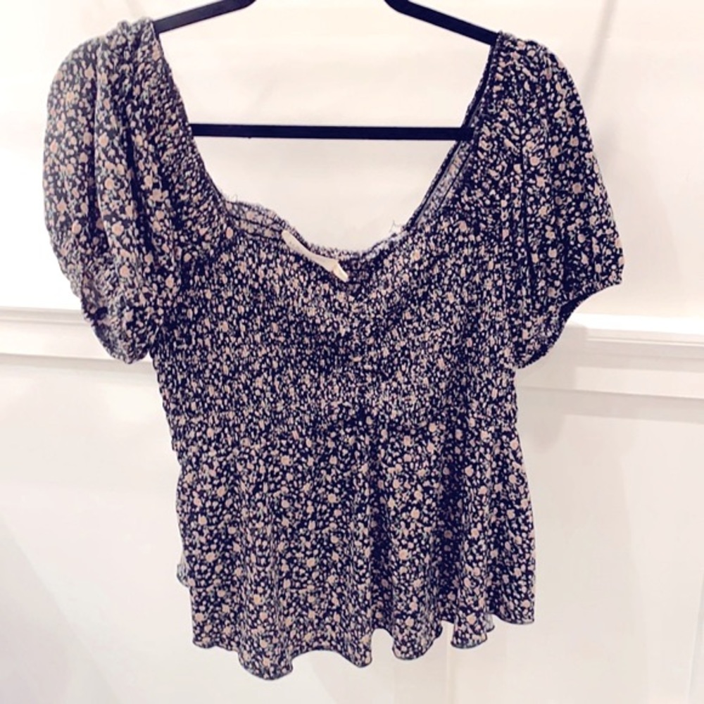 Black short sleeve floral blouse NWOT